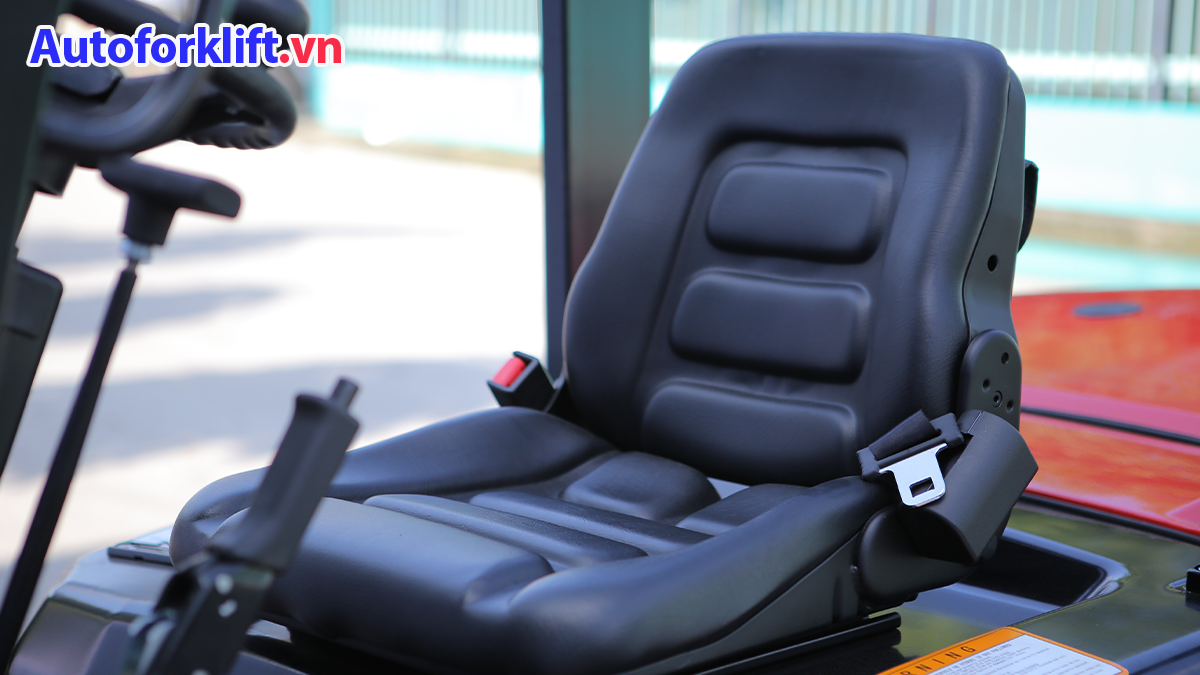 Ghế xe nâng mới