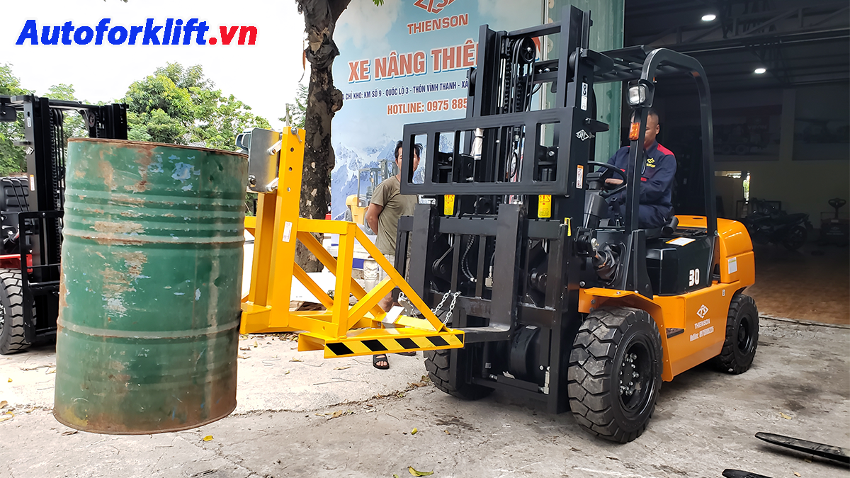 Xe nâng kẹp phuy giá tốt