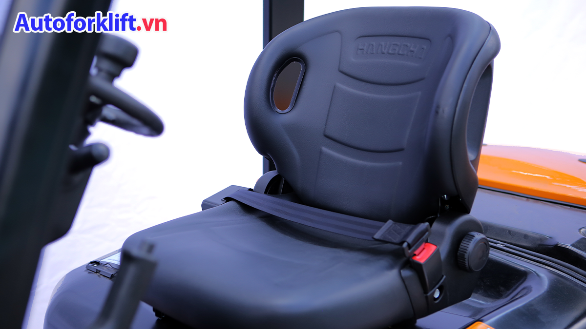 Ghế xe nâng phổ biến